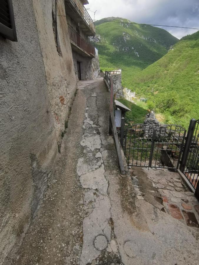 Il Torrione Villa Poggio Bustone Luaran gambar
