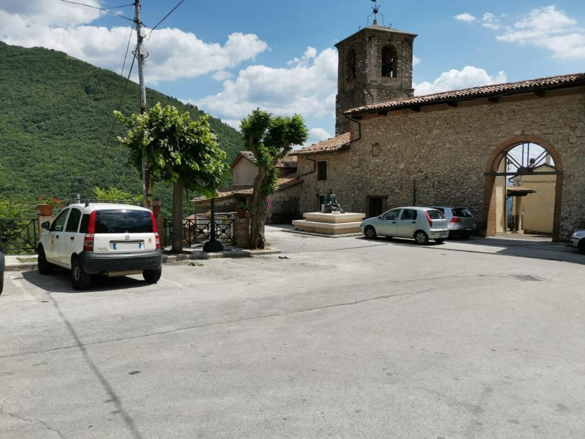 Il Torrione Villa Poggio Bustone Luaran gambar